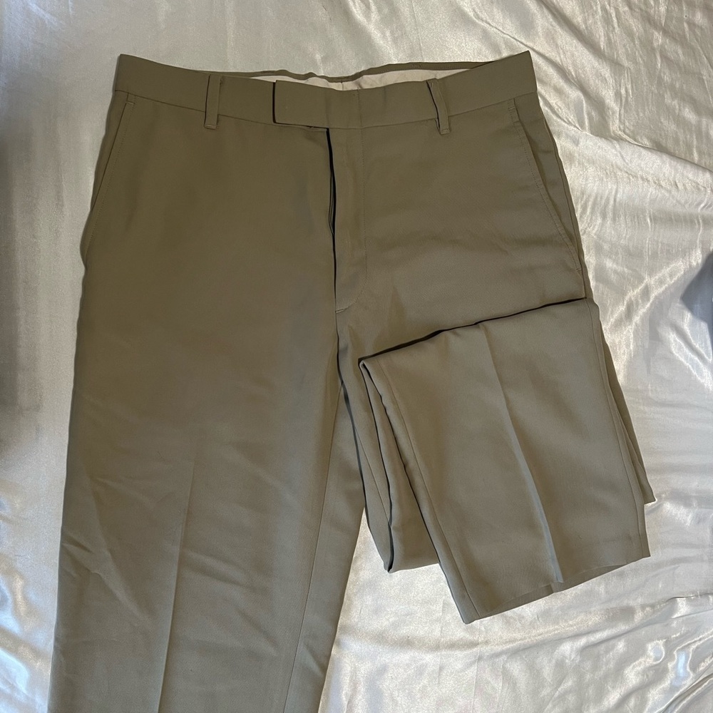 Kenneth Cole dress pants in cream color size 32x29